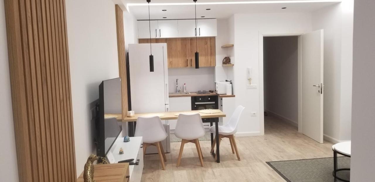 2A Near Blloku Area Apartment Tirana Extérieur photo
