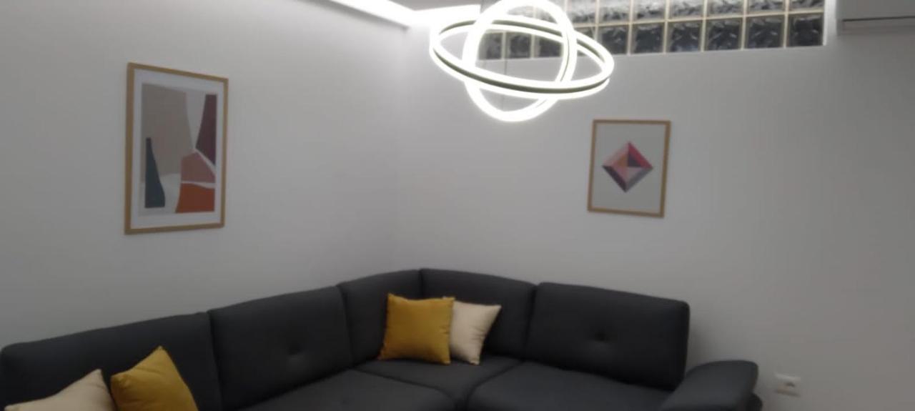 2A Near Blloku Area Apartment Tirana Extérieur photo